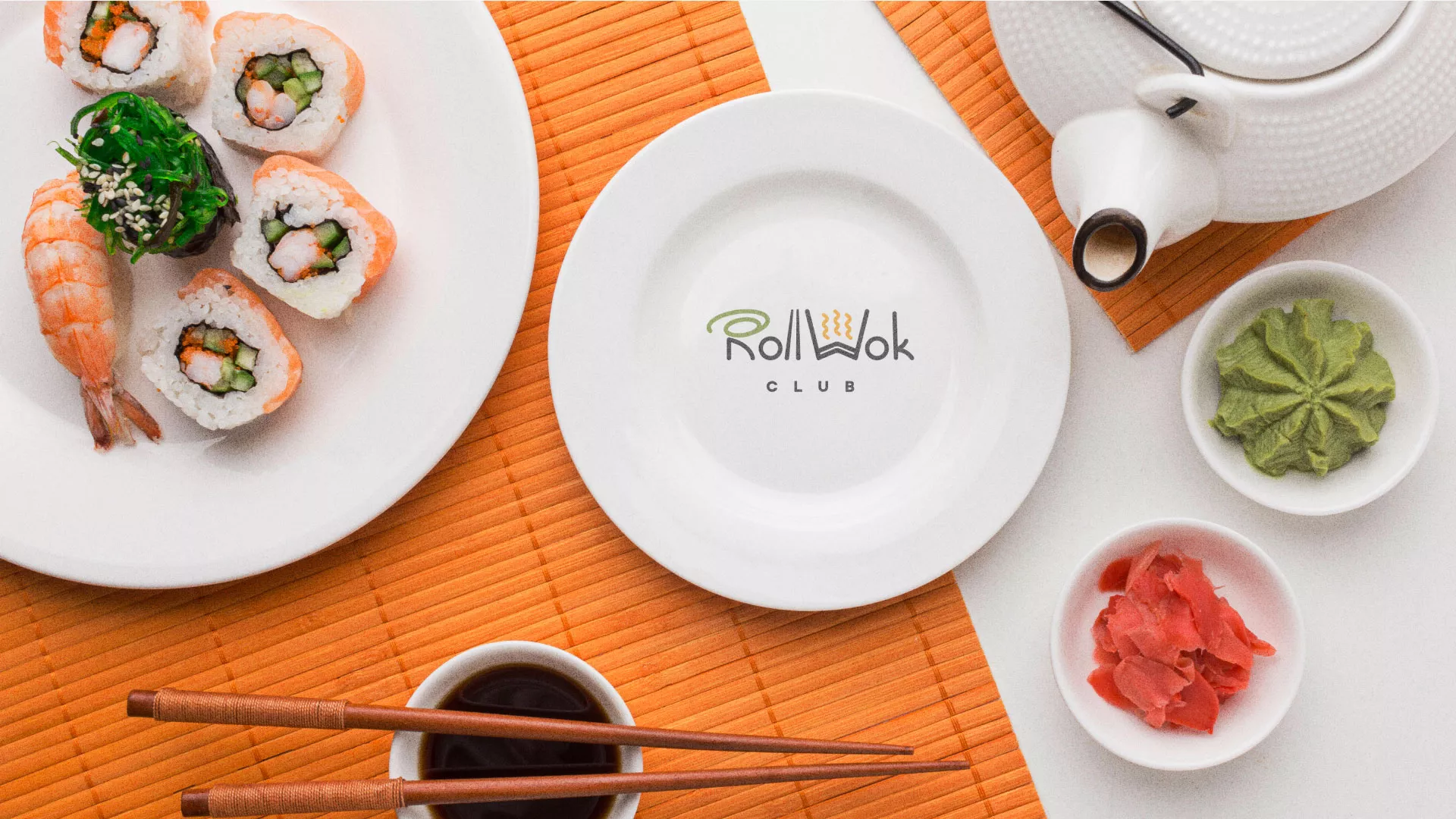 Разработка логотипа и фирменного стиля суши-бара «Roll Wok Club» в Игарке